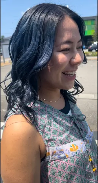 ミディアム ハディー シールエクステのヘアスタイル