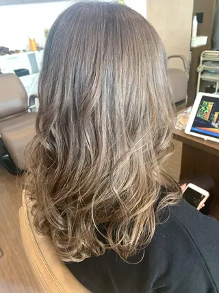 ロング カラー coupe ciseauxのヘアスタイル