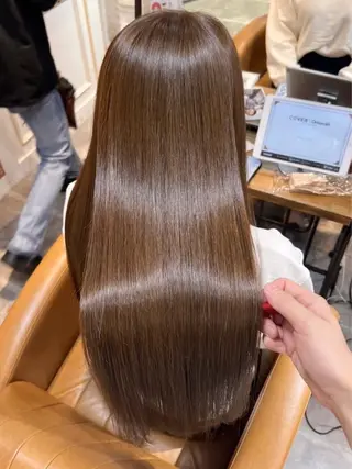 セミロング 🫧縮毛矯正/ウルフ /レイヤー/白倉のヘアスタイル