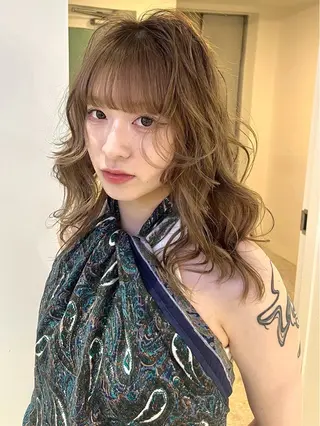 セミロング カラー icon.博多 syokoのヘアスタイル