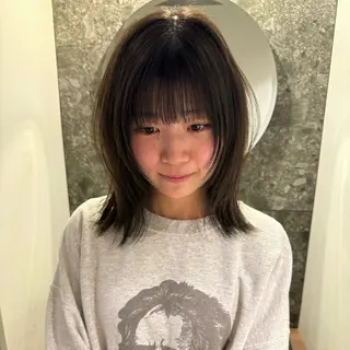 ミディアム beni yumikoのヘアスタイル