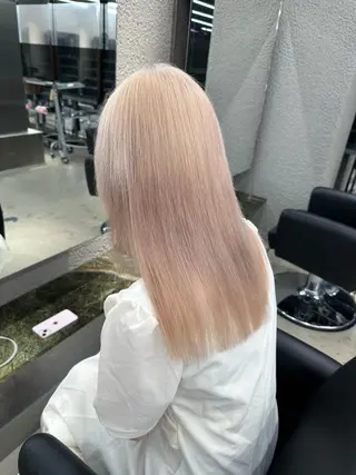 セミロング カラー ハイトーン/ 縮毛矯正のヘアスタイル