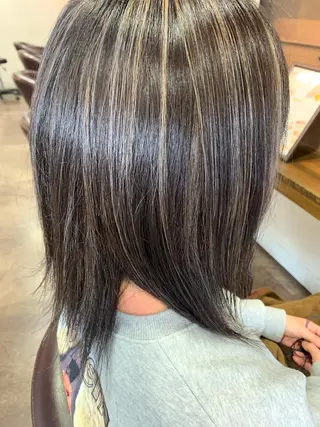 カラー LiBra  de cappuccino所属・LiBra Mikiのヘアスタイル