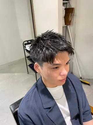 ショート マエダ リョウのヘアスタイル