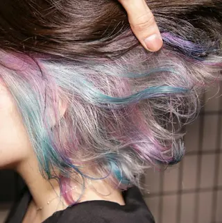 ショート カラー 艶髪✨ハイトーン ✨ホワイト✨北宗一郎のヘアスタイル