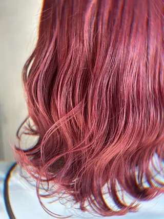 カラー 西村 真実子のヘアスタイル