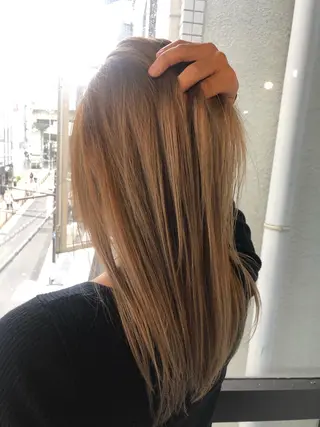 セミロング カラー 髪質改善&ブリーチ 伊勢 祐一郎のヘアスタイル