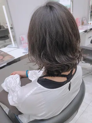 ミディアム 岸 保奈美のヘアスタイル