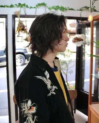 ミディアム パーマ メンズ 木村陸弥 透明感/ 赤み消し/オリーブのヘアスタイル