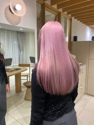 ロング カラー ナイトウ コトのヘアスタイル