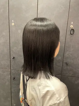 ミディアム TENSHO ハイトーンレイヤーのヘアスタイル