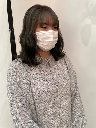ミディアム カラー 塩谷 雪花のヘアスタイル