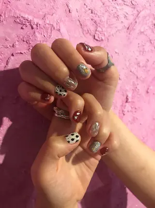 ネイル キラキラ オメメのネイルデザイン