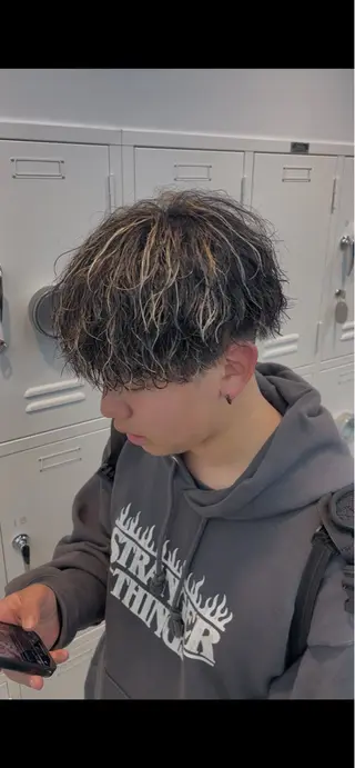 ショート カラー パーマ メンズ キッズ 栄💗メンズパーマ| ハイトーン|haruのヘアスタイル