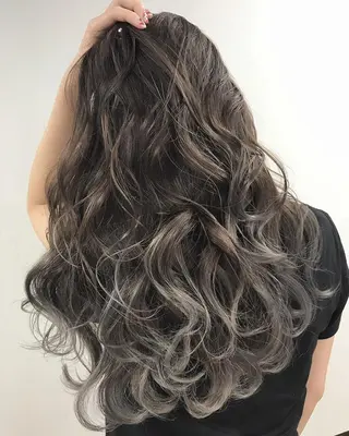 ミディアム ヘアアレンジ カラー 🦄コグレケンタピ ンクカラー🎨パーマのヘアスタイル