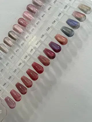 ネイル 鈴木 愛理のネイルデザイン