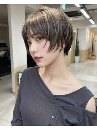 ショート ROBBY表参道所属・木村【ショート/ 耳だしショート】のヘアスタイル