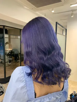 セミロング カラー 及川シゲル 髪質改善講師のヘアスタイル