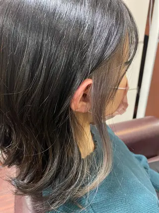 ミディアム 阿津坂 美空のヘアスタイル