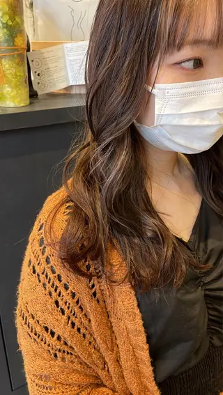 ロング カラー 細沼 葵のヘアスタイル