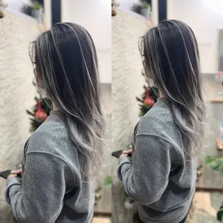 セミロング Y Uのヘアスタイル