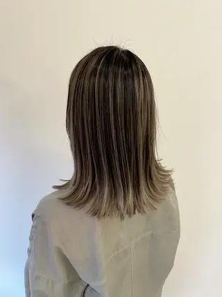 セミロング カラー かわさき ともやのヘアスタイル