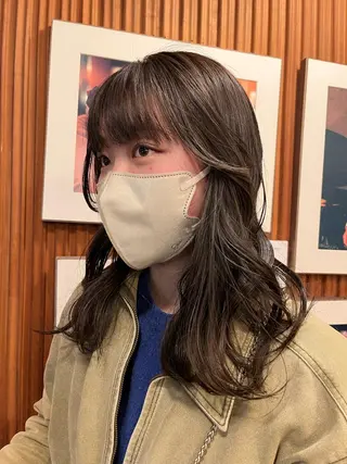 セミロング 久米 杏奈のヘアスタイル