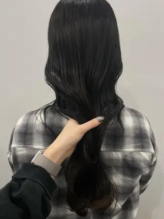 ロング ニシザカ マナのヘアスタイル