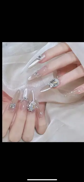 ネイル Queen NAIL SALON所属・林 かねいのネイルデザイン