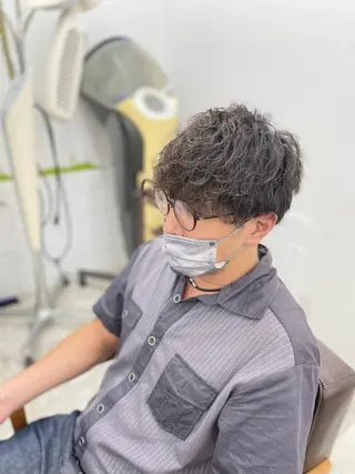 パーマ メンズ ハイライト&曲がる 縮毛矯正特化 玉置のヘアスタイル