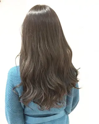 セミロング ミヤザキ タクトのヘアスタイル