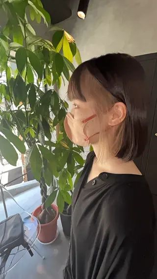 ミディアム motoトップカラー リスト/ブリーチカラのヘアスタイル