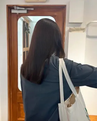 カラー aiko【艶カラー ・ミニモ年内で終了】のヘアスタイル