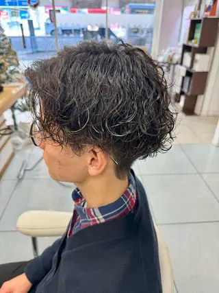 パーマ メンズ 韓国レイヤーカット/ くすみカラー/モモのヘアスタイル