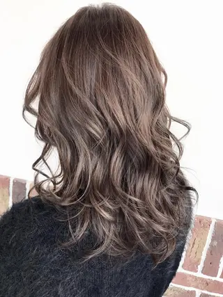 セミロング 韓国レイヤーカット KOUKIのヘアスタイル