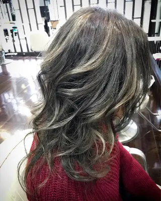 セミロング カラー vifkrone所属・JOHO 【マンツーマン施術】のヘアスタイル