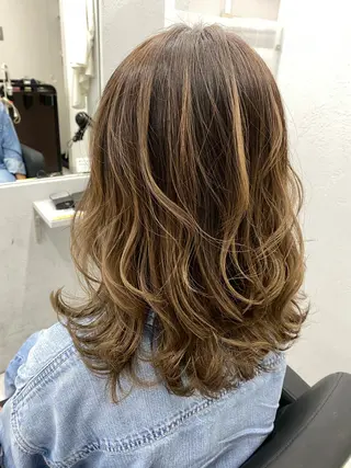 ミディアム ミルクティーカラー 🌈店長クボのヘアスタイル