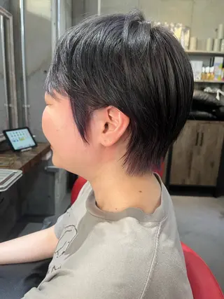 ショート カラー 駅チカ【ali'i】 アリイ花崎友美☘のヘアスタイル