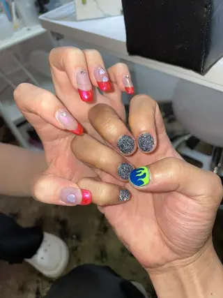 ネイル ♱˖⁺ 𝒎𝒐𝒑𝒊 ⁺のネイルデザイン