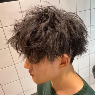 ショート パーマ メンズ 赤み消し🌿 透明感カラー🫧のヘアスタイル