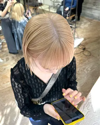 カラー RINA .のヘアスタイル