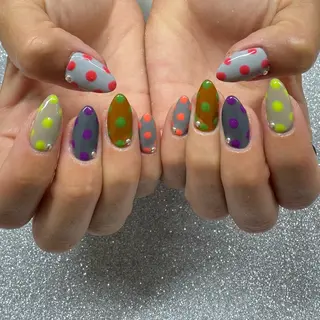 ネイル VIERU 🌈🎀💖のネイルデザイン