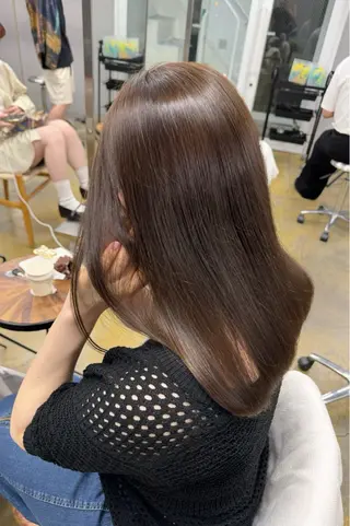 カラー maina/透明感 ベージュ/ブラウンのヘアスタイル