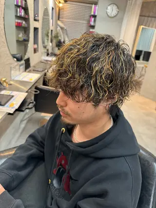 ショート カラー パーマ カラーモデル募集中 🎨三ッ峰悠貴のヘアスタイル