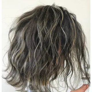 ショート カラー ヘアアレンジ シアーベージュニスト 🥣大石亜里紗のヘアスタイル