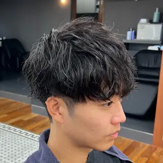 ショート パーマ メンズ メンズカット✂️ スキンフェード伊藤陸のヘアスタイル