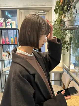 ショート REINA☁️透明感 カラー/ぷつっと♡のヘアスタイル