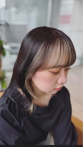 ミディアム 美優🐩/ ハイトーン/栄のヘアスタイル
