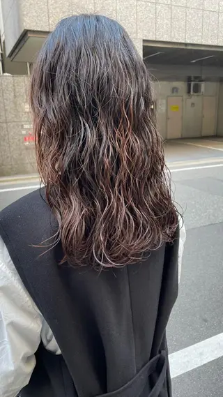 ロング パーマ 太田 渚遊のヘアスタイル