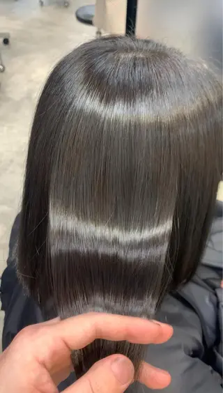 ショート 及川シゲル 髪質改善講師のヘアスタイル